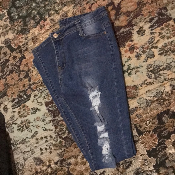 Gorgeous skinny jeans with holes, Sz Large - Picture 2 of 6